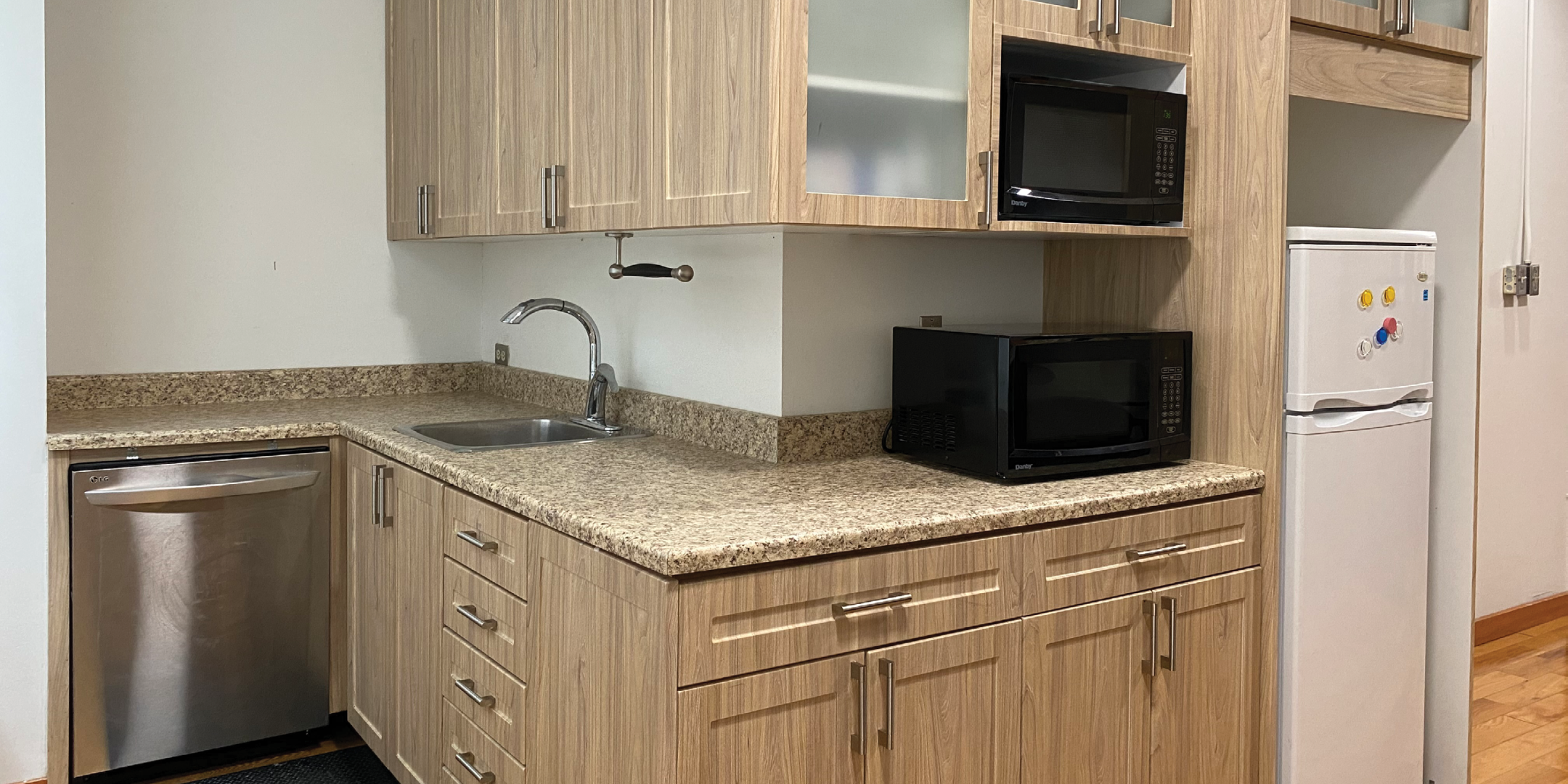 24 Duncan Street kitchen area