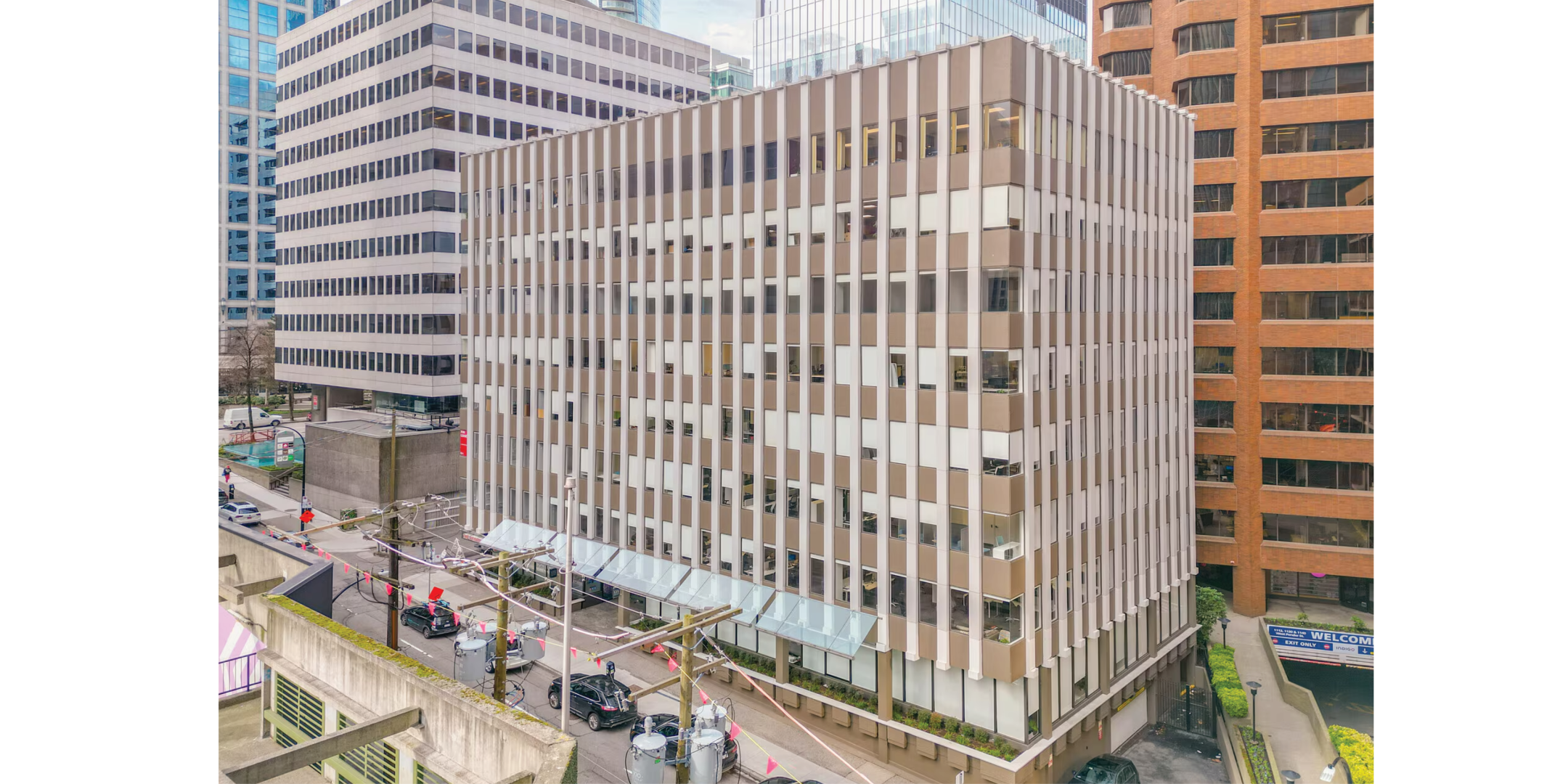 535 Thurlow Street building exterior showing main entrance