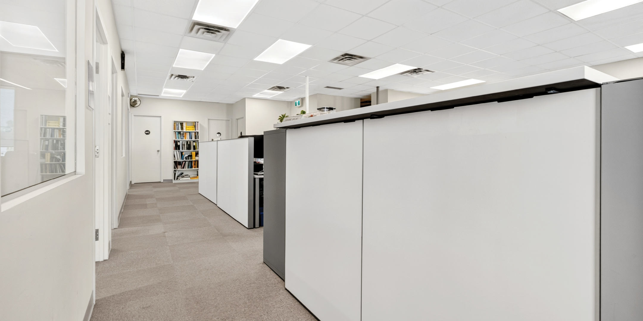 5495 Canotek Road Office Cubicles