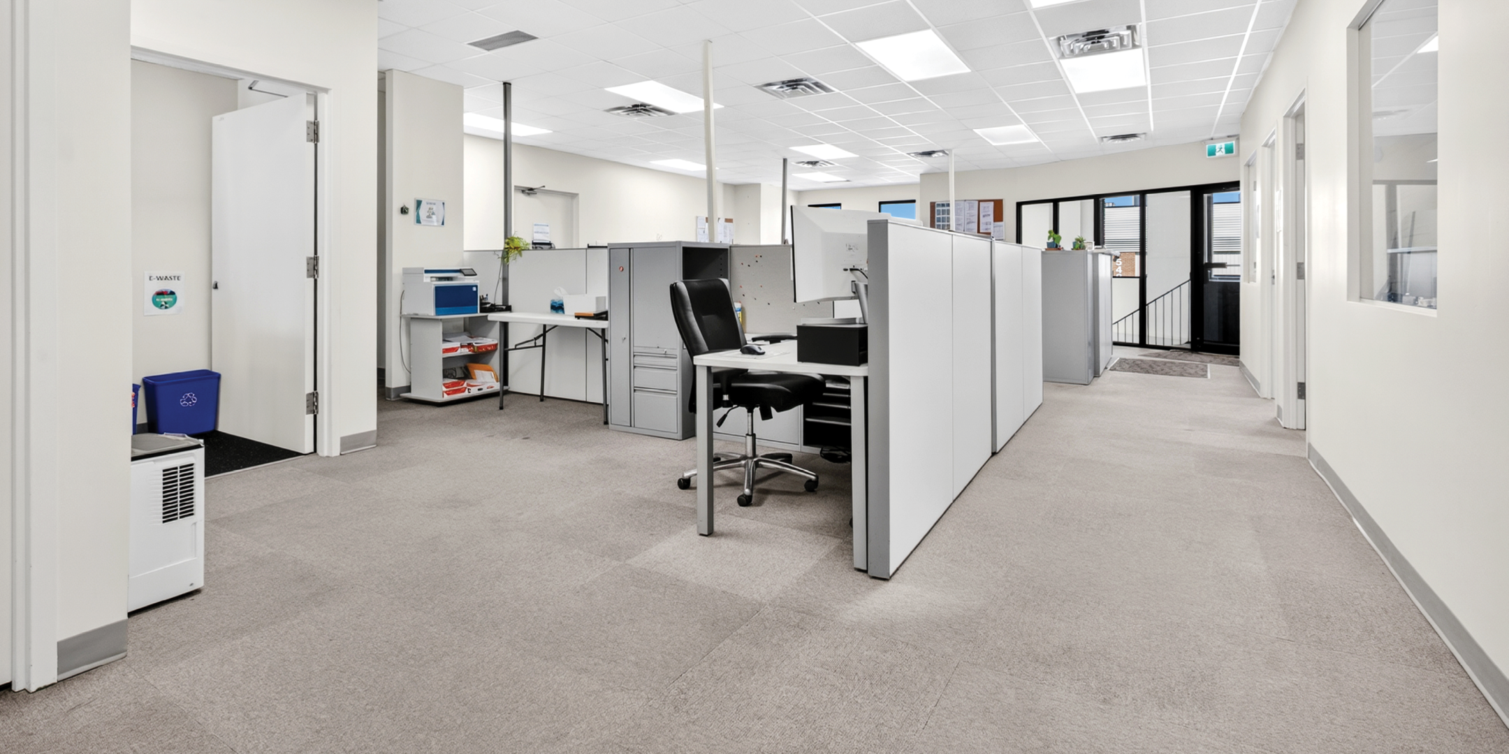 5495 Canotek Road Office Cubicles