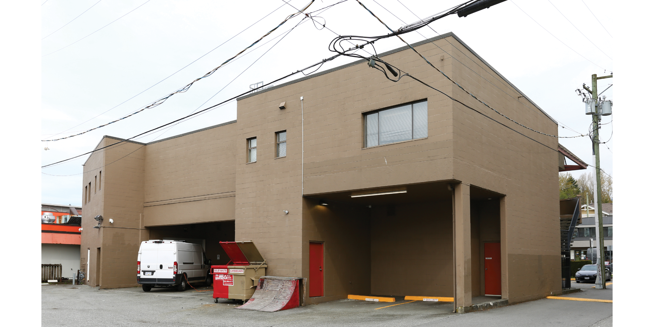 905 West 16th Street building exterior showing rear entrance