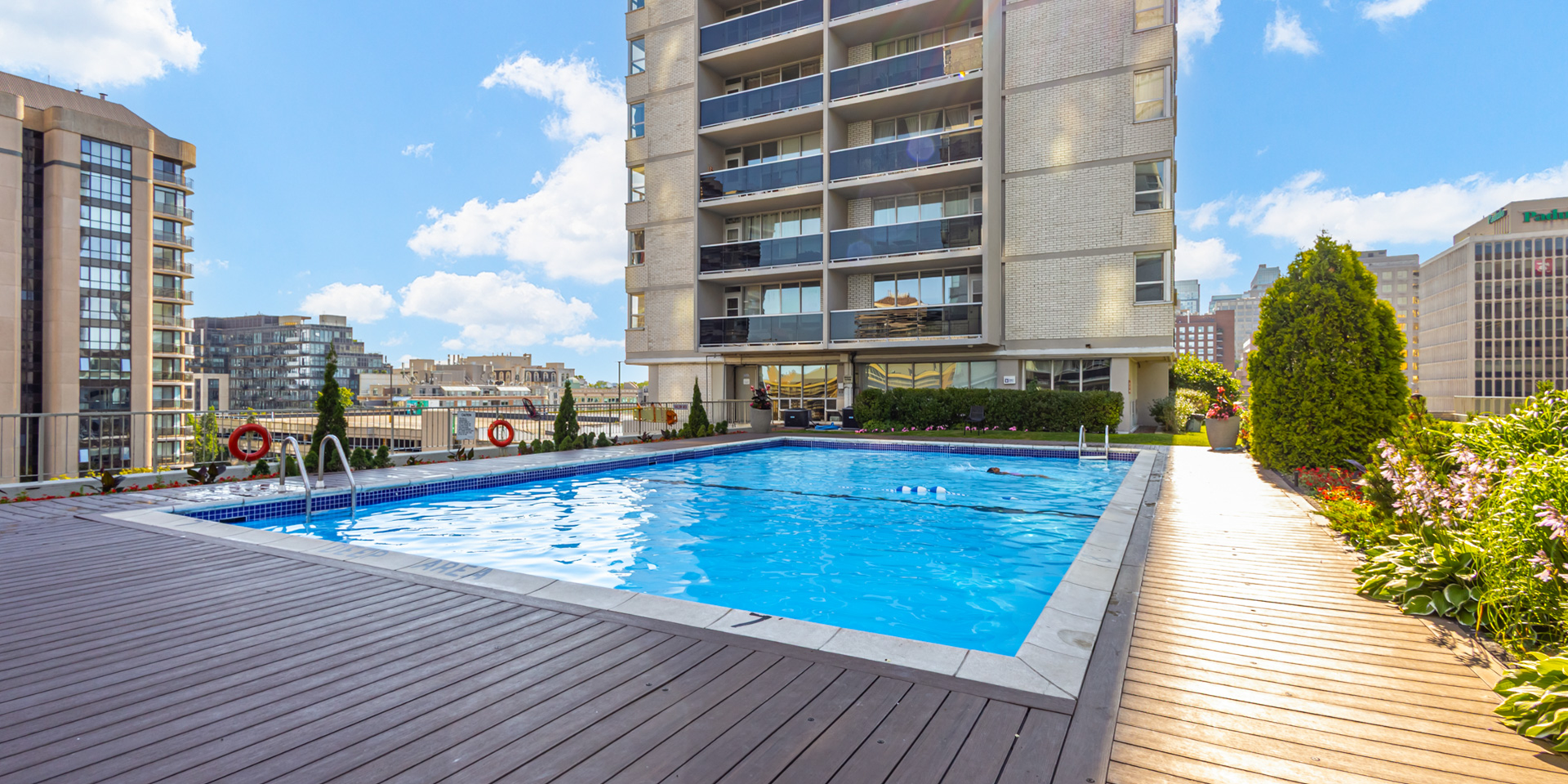 Pool area of the building 60 Pleasant Boulevard 