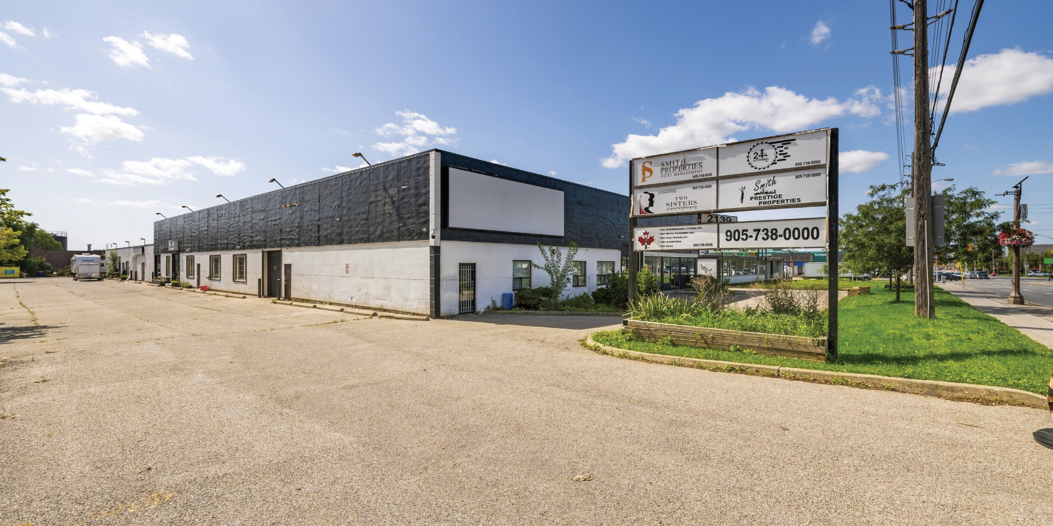 2135-2139 Lawrence Avenue E Building front
