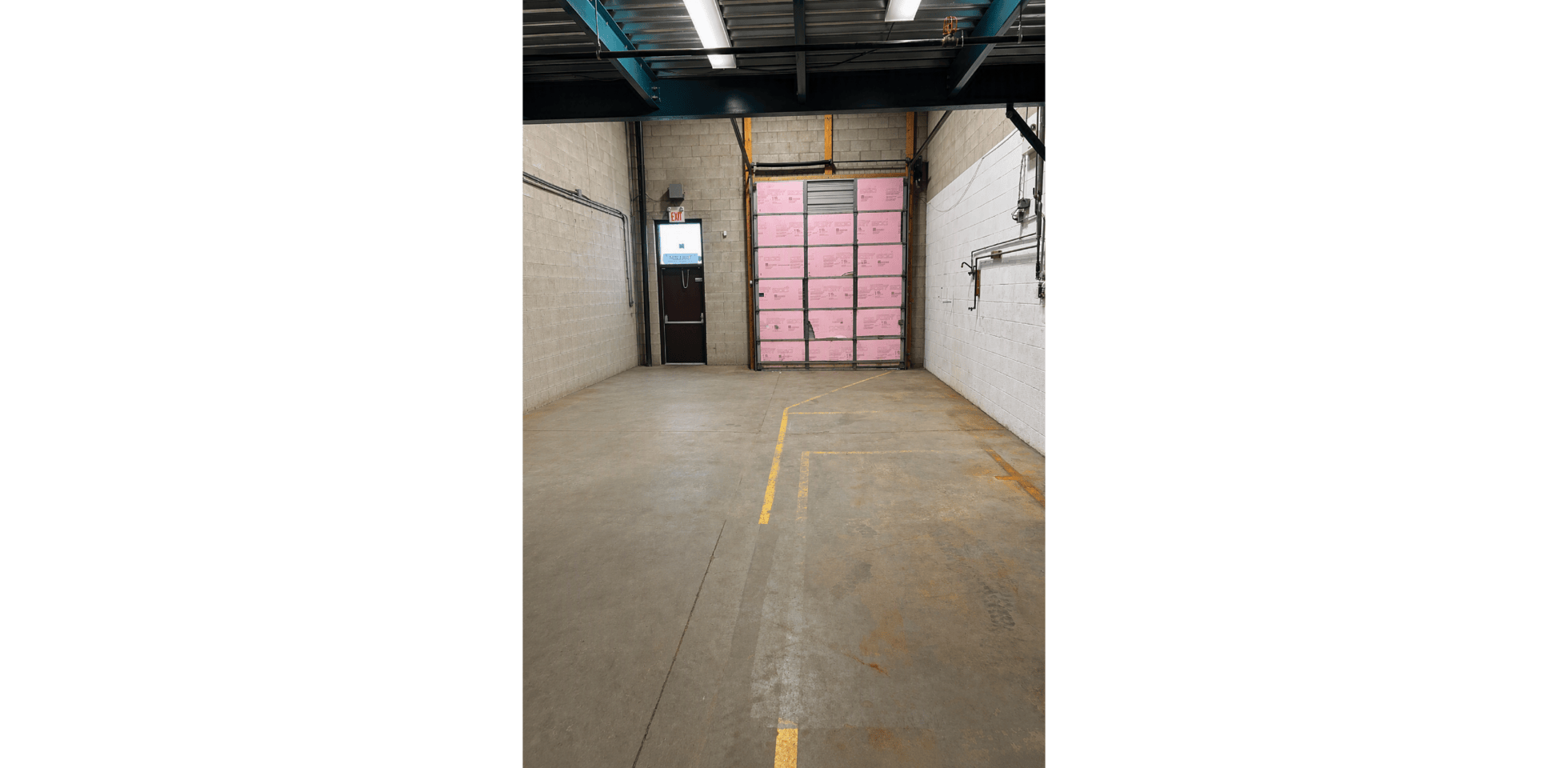 2800 John Street, Markham - 1 Drive in Shipping Door