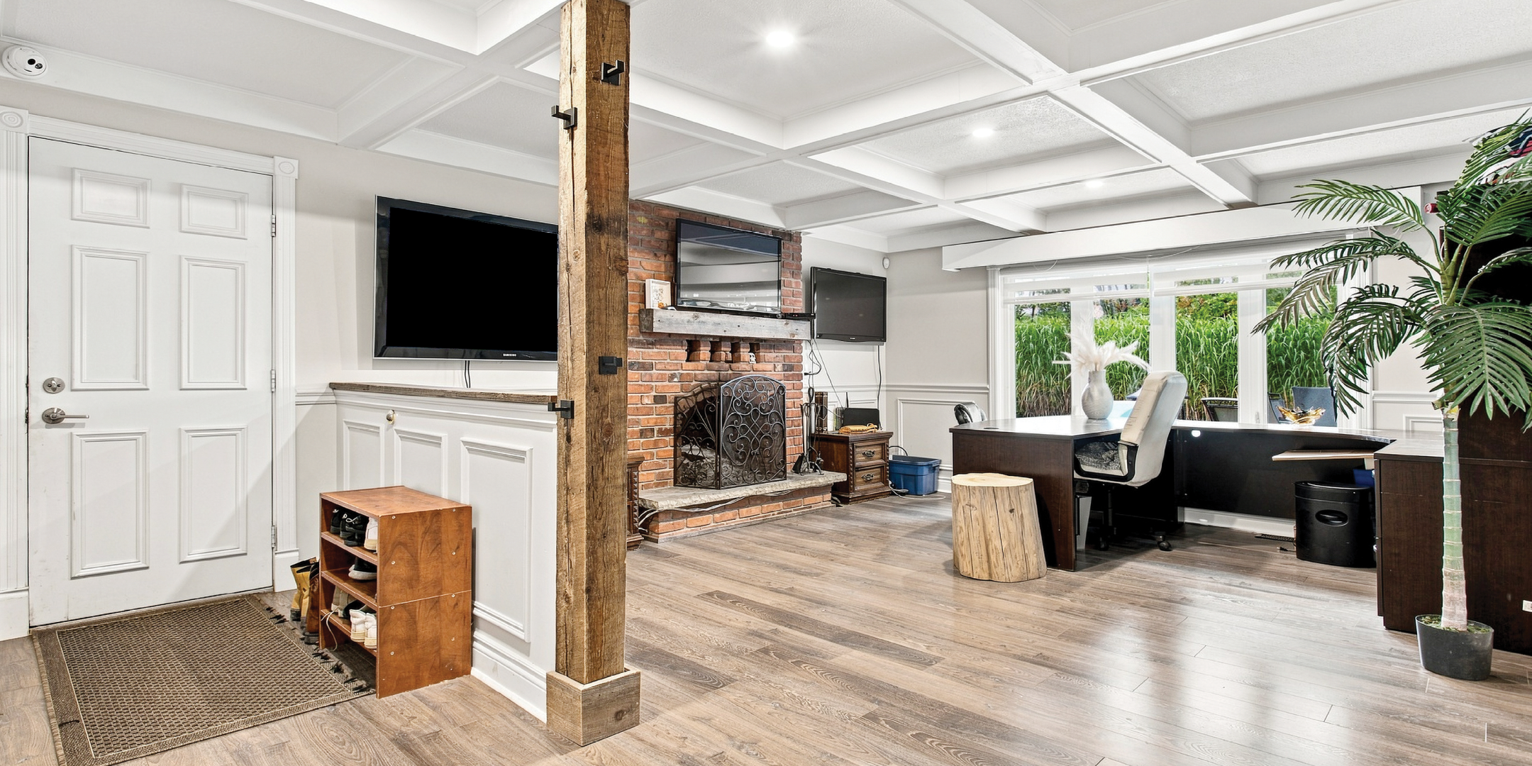 2877 Carp Road - House Family Room