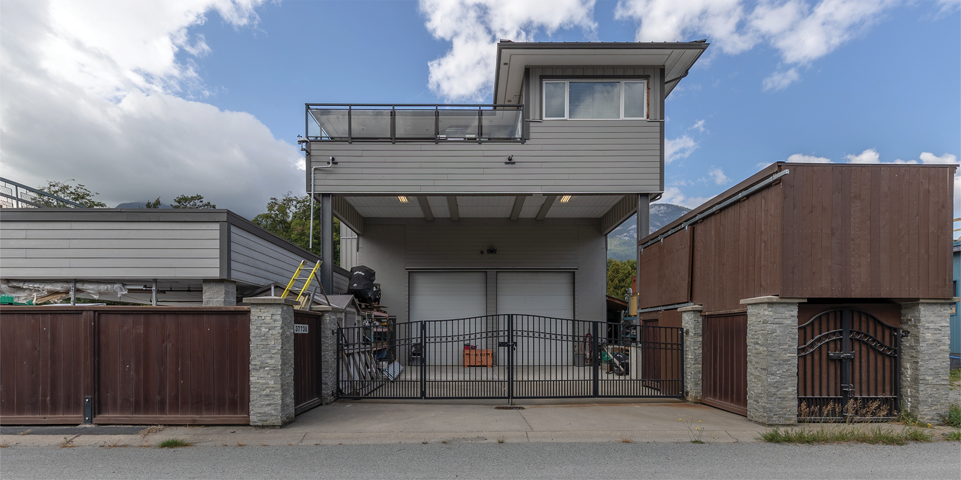 37738 3rd Avenue building exterior showing loading bay