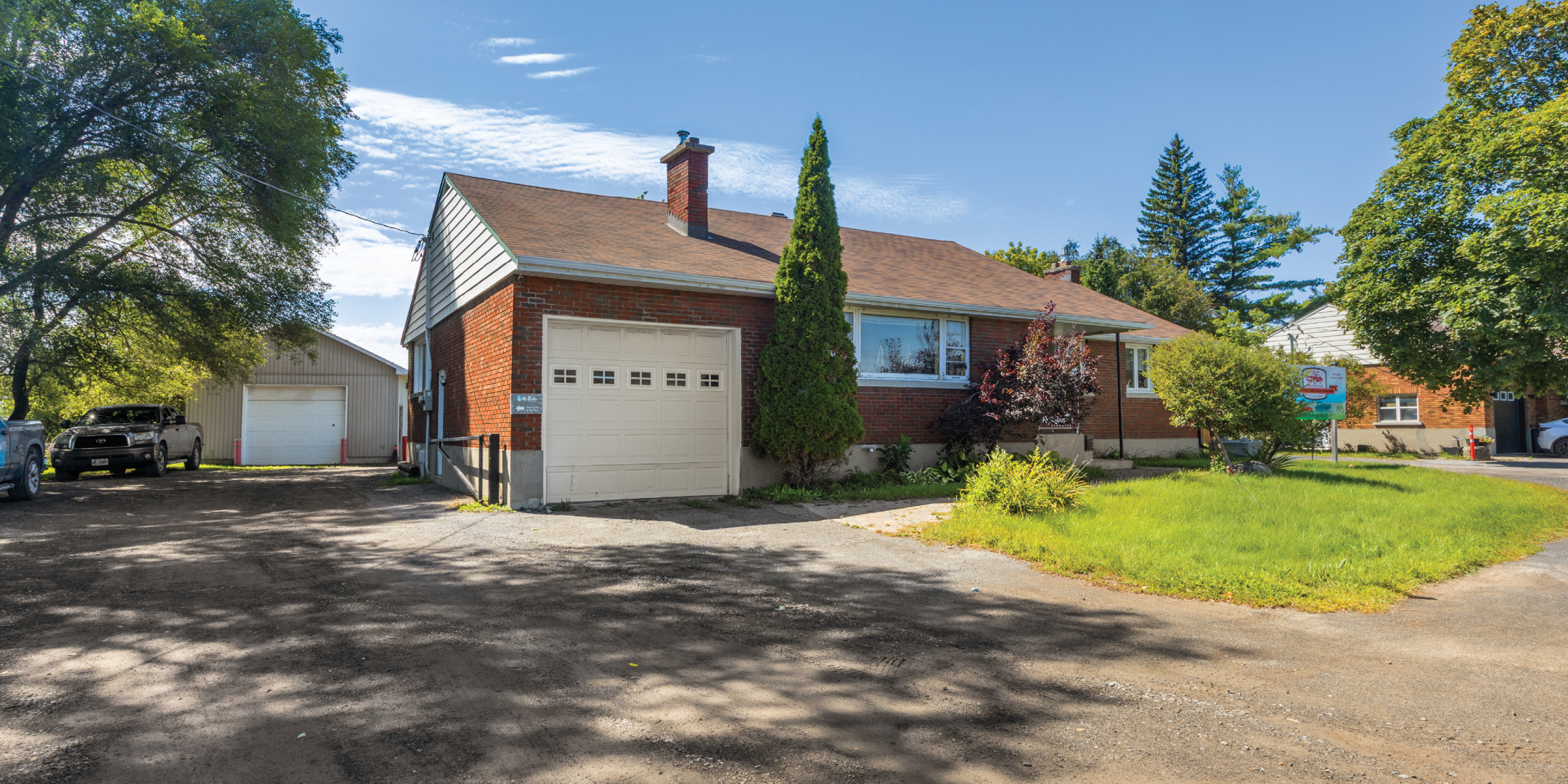 2894-3900 Russell Road Residential House