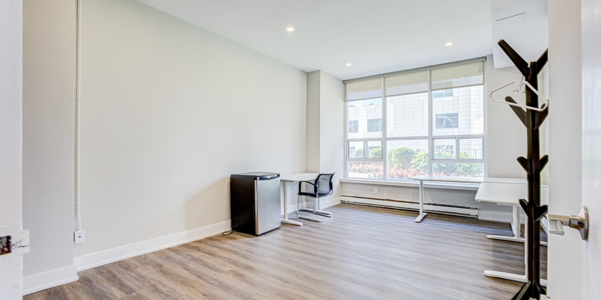 Slightly empty room with chairs and desks 802-60 Pleasant Boulevard 