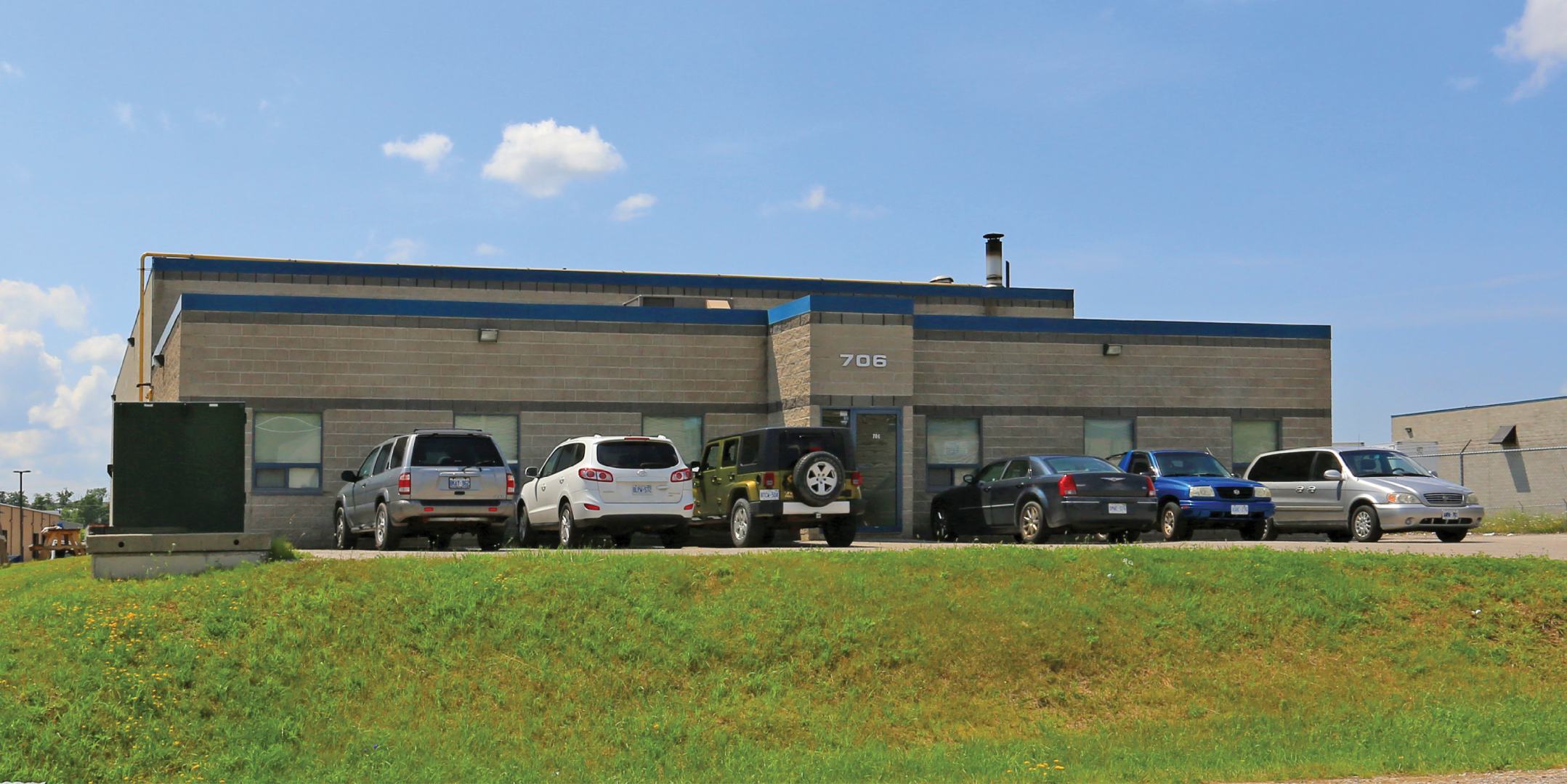 706 Bayview Drive Building Exterior