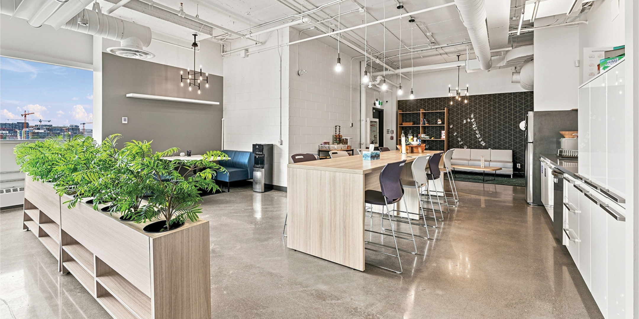 720 King Street West Kitchen and lounge