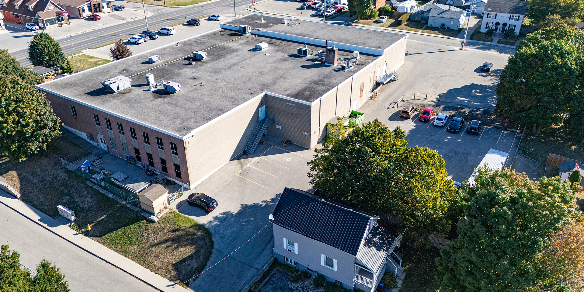Aerial of 808 Dundas Street