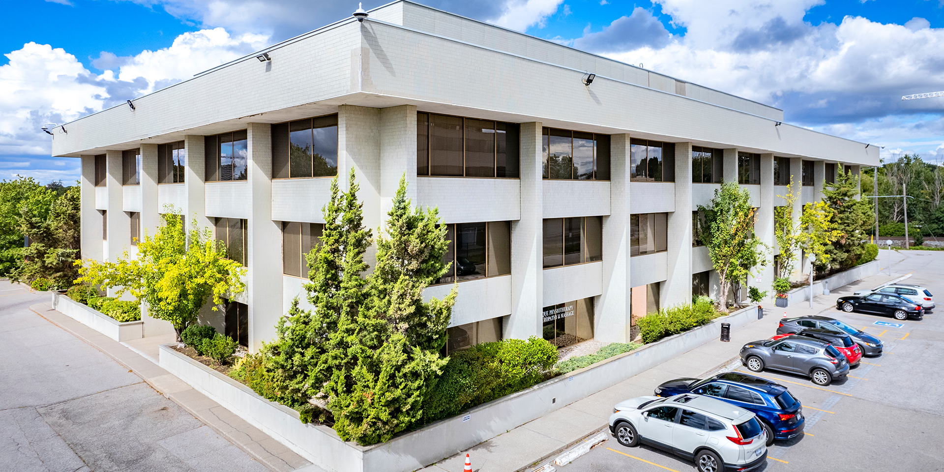 885 Don Mills Road building exterior 