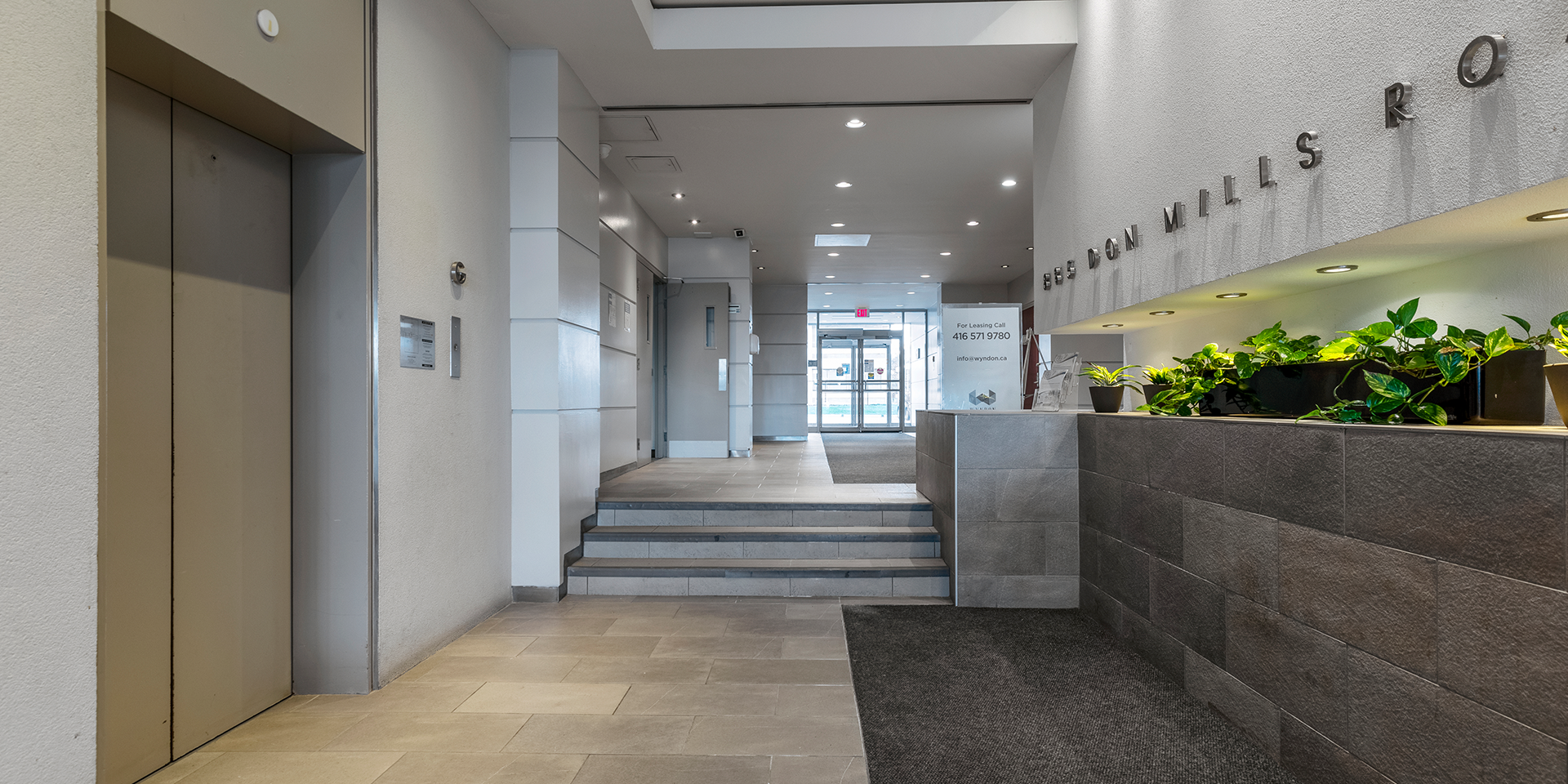 885 Don Mills Road lobby