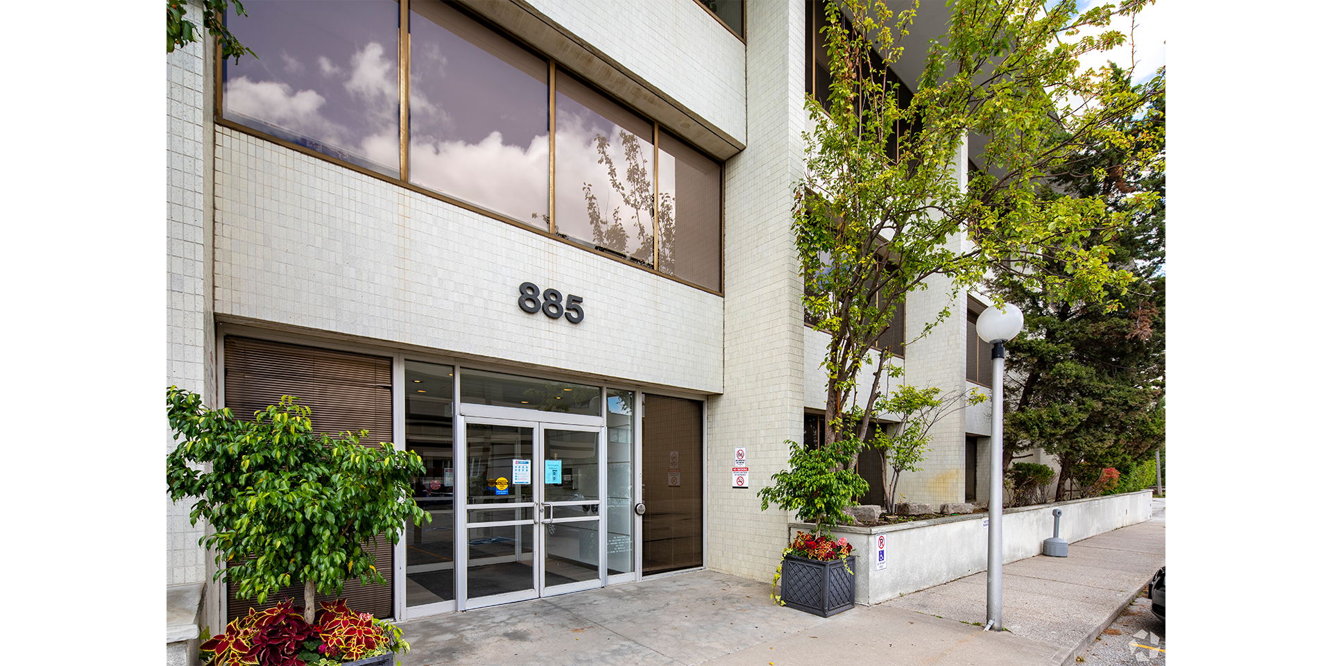 885 Don Mills Road main entrance