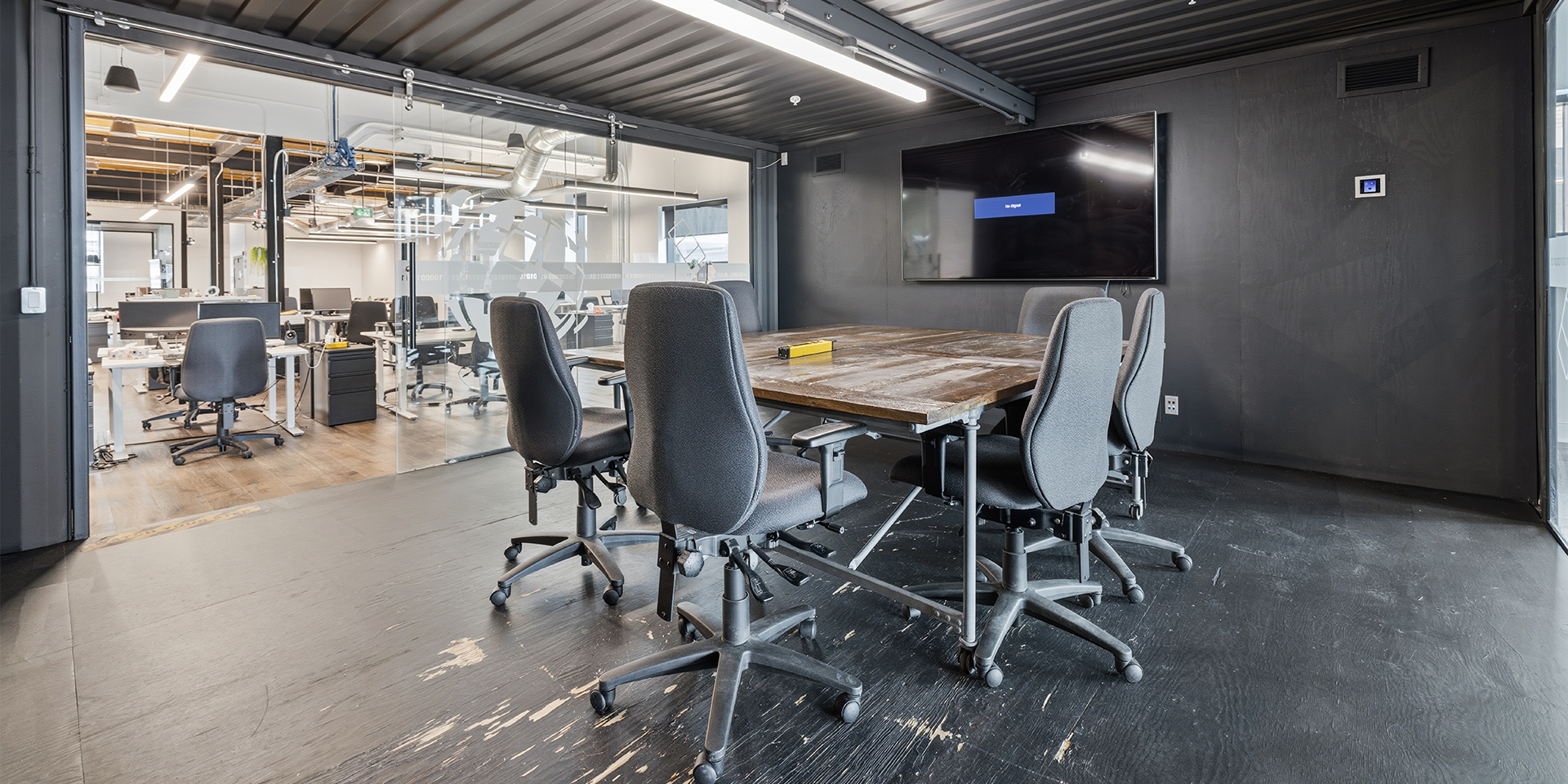 8 Queen Street N Office