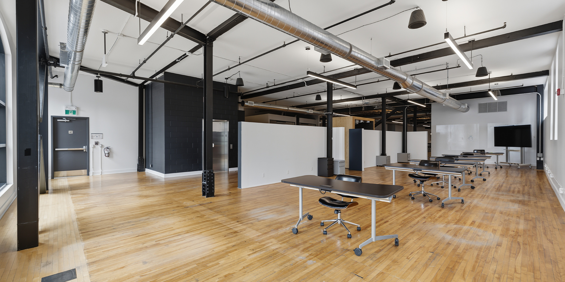 8 Queen Street N Office