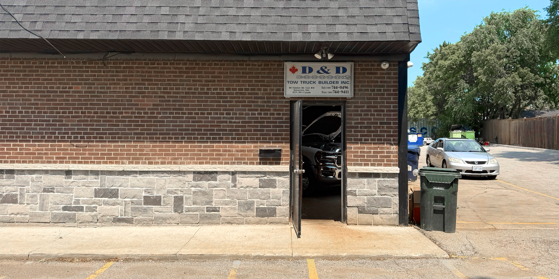 101Oakdale_Exterior_2