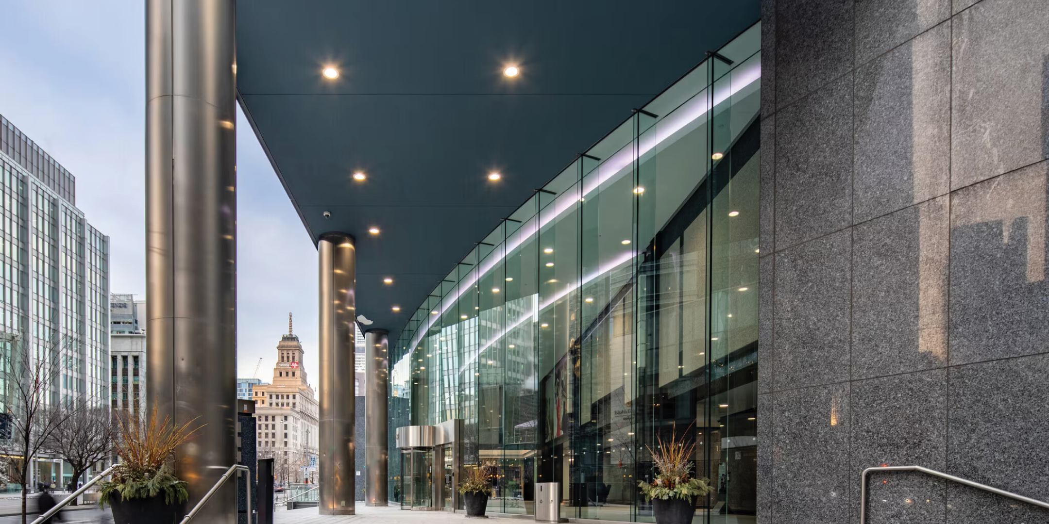 150 York Street building front entrance