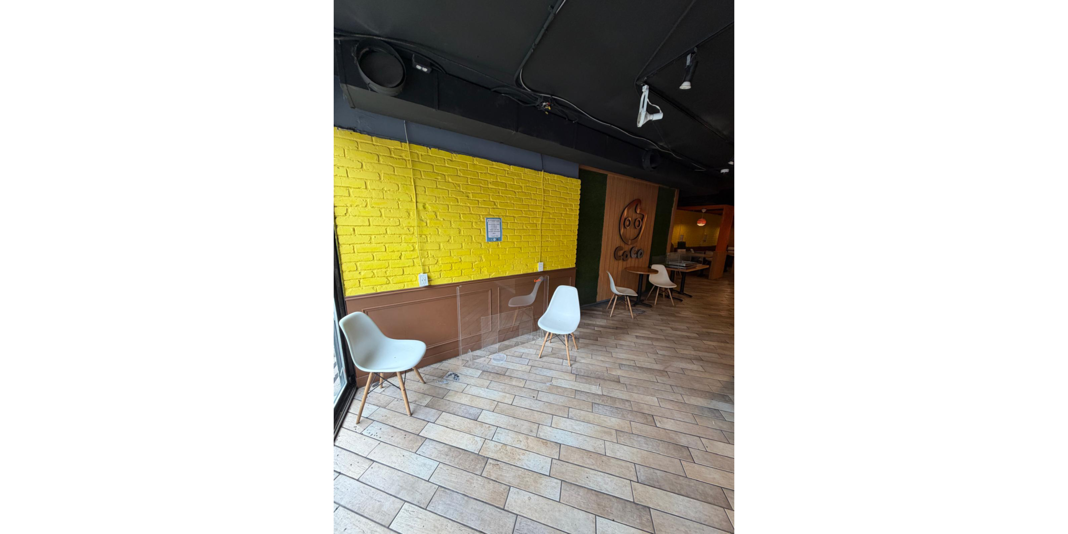 2352 Yonge Street Interior