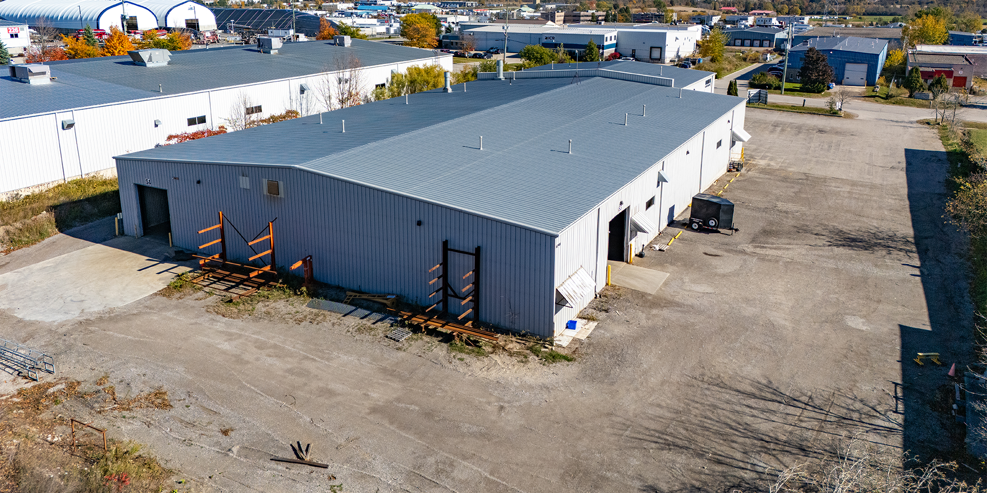 306-310 Darrell Drive exterior shipping area