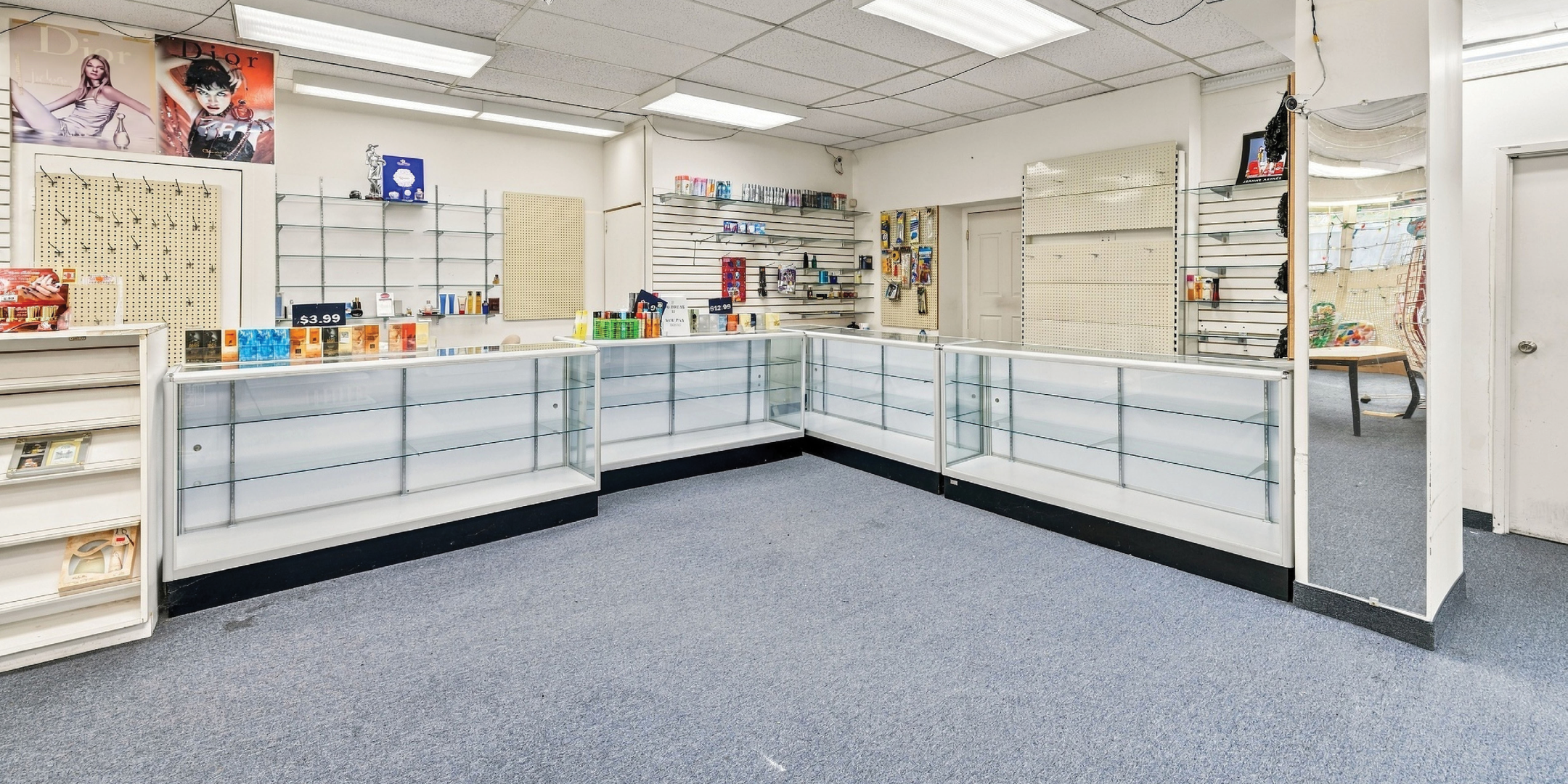 426 - 428 Dawes Rd Retail Store Interior Photo