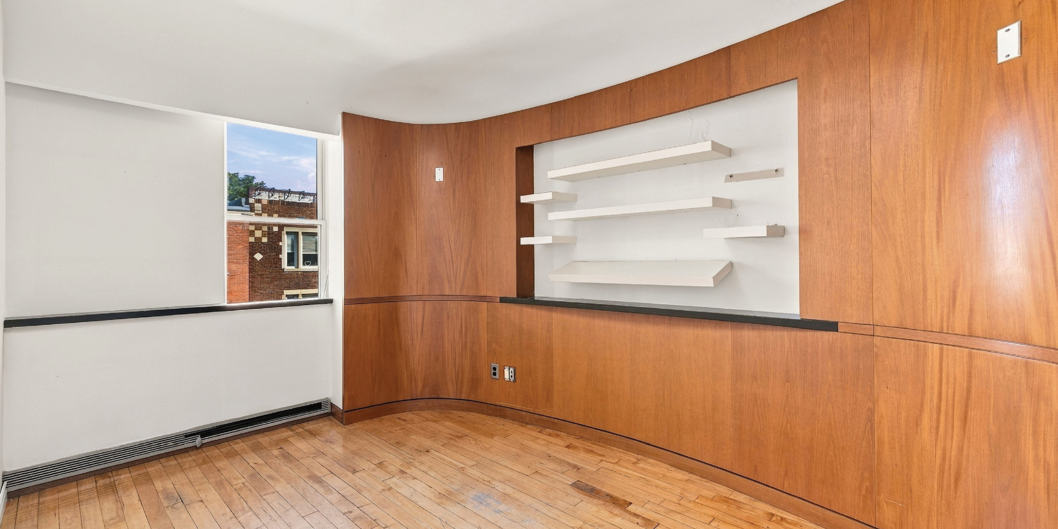 527 Bloor Street W - Vacant Space on Third Floor