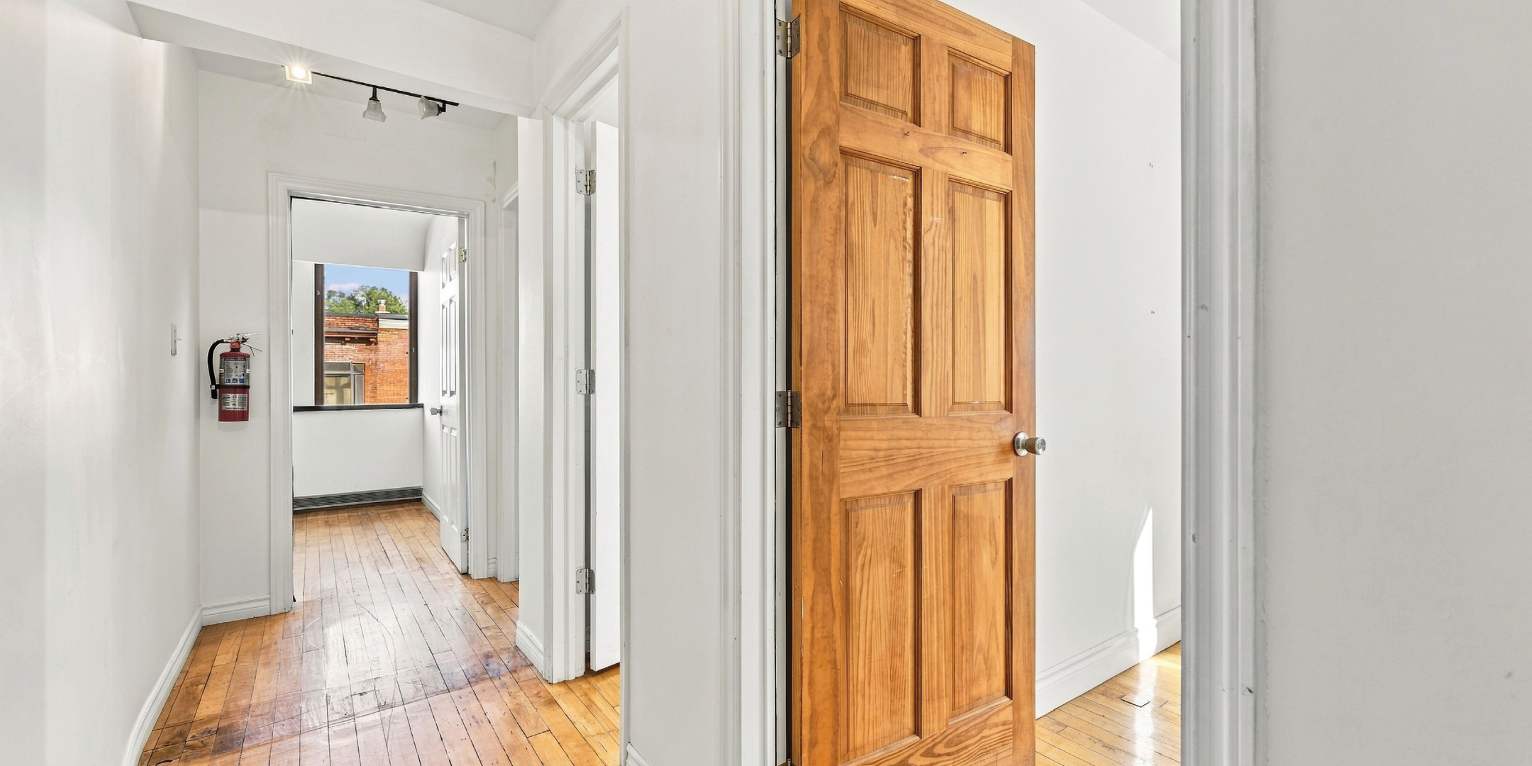 527 Bloor Street W - Vacant Space on Third Floor