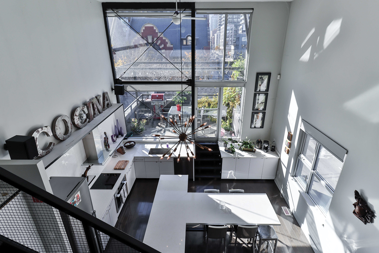 79 Berkeley Street and 535 Adelaide Street E kitchen