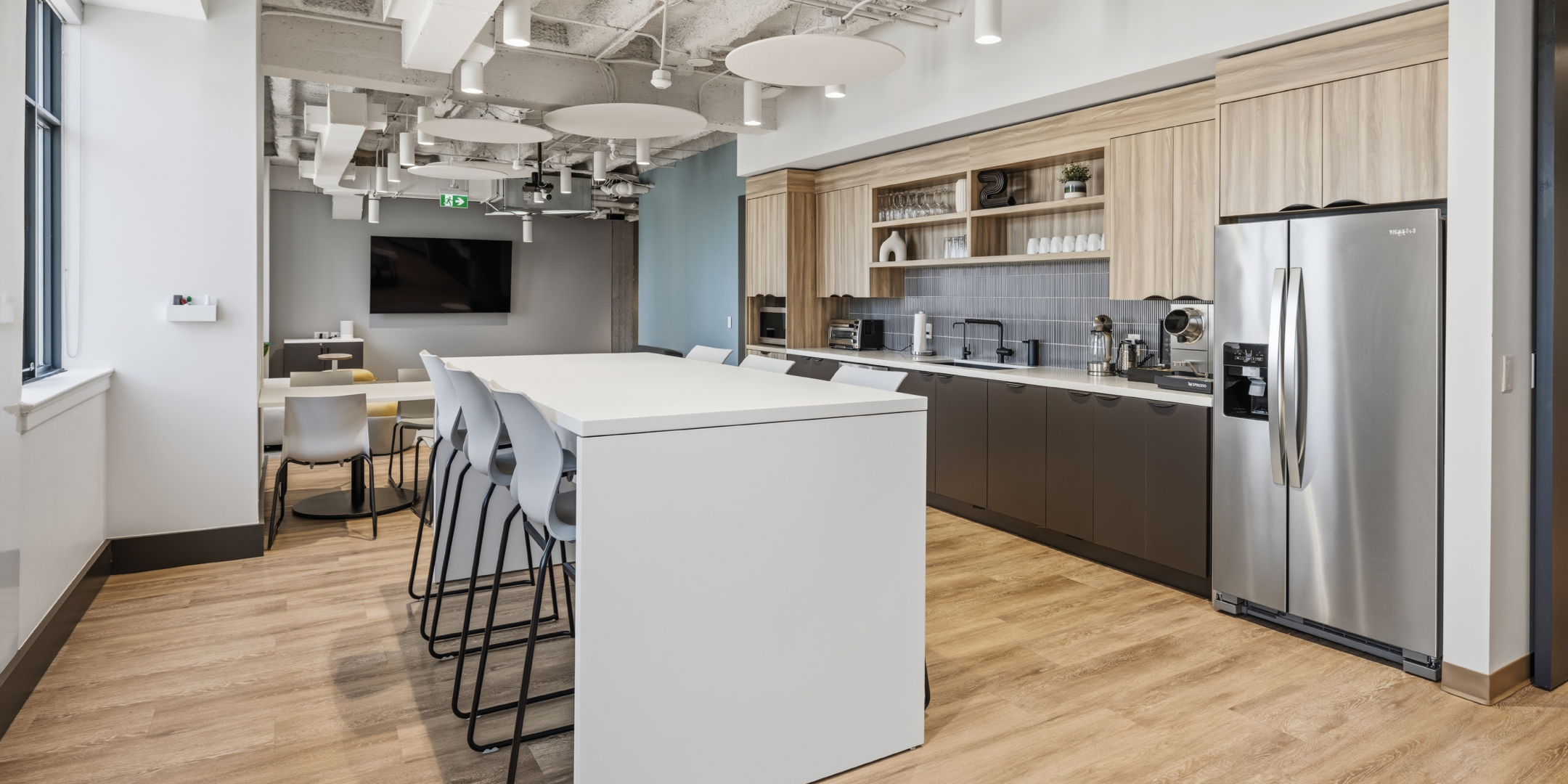 80 Richmond St W Kitchen and dining area