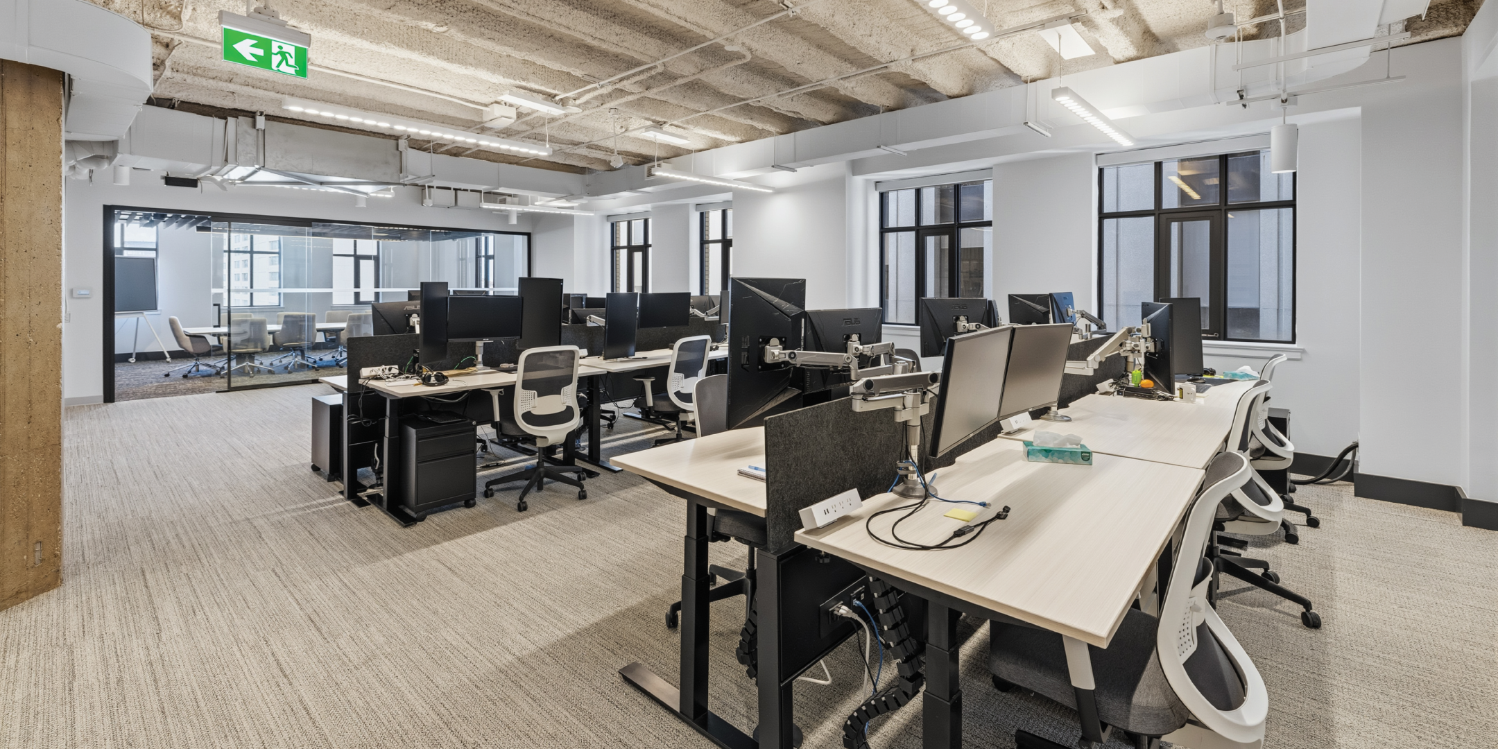 80 Richmond St W open work area with work stations