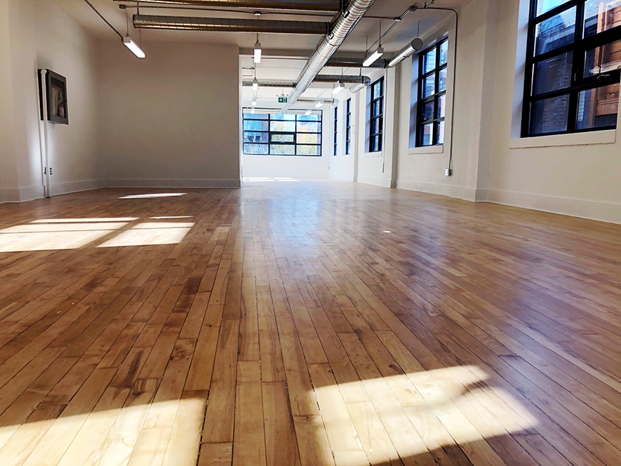 204 Spadina Ave empty office space with wood floor