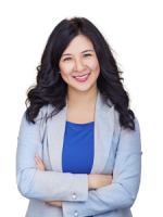Stephanie Tam Headshot