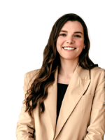 Beth Snyder Headshot