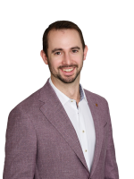 Ariel Stern's Headshot