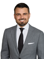 Sasha Ischenko Headshot