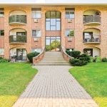 22 Carleton Court front of building